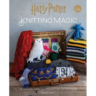 Harry Potter: Knitting Magic: The Official Harry Potter Knitting Pattern Book