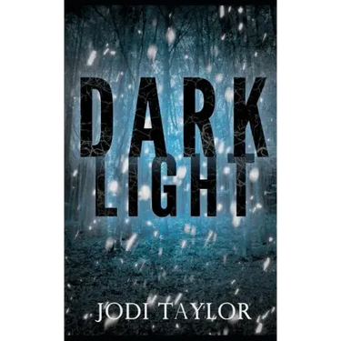 Dark Light: A Twisting and Captivating Supernatural Thriller (Elizabeth Cage, Book 2)