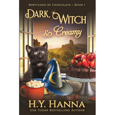 Dark, Witch & Creamy (LARGE PRINT): BEWITCHED BY CHOCOLATE Mysteries Book 1