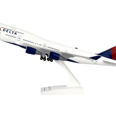 Boeing 747-400 Commercial Aircraft "Delta Air Lines" (N661US) White with Red and Blue Tail (Snap-Fit) 1/200 Plastic Model by Skymarks