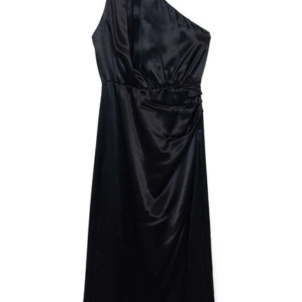 Melissa midi dress in black by Akalia