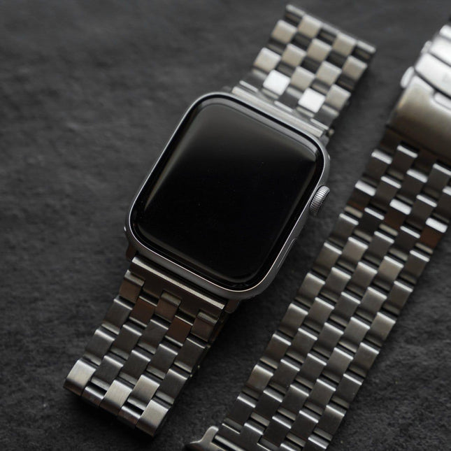 METAL Apple Watch Strap - Silver by Bullstrap - Vysn