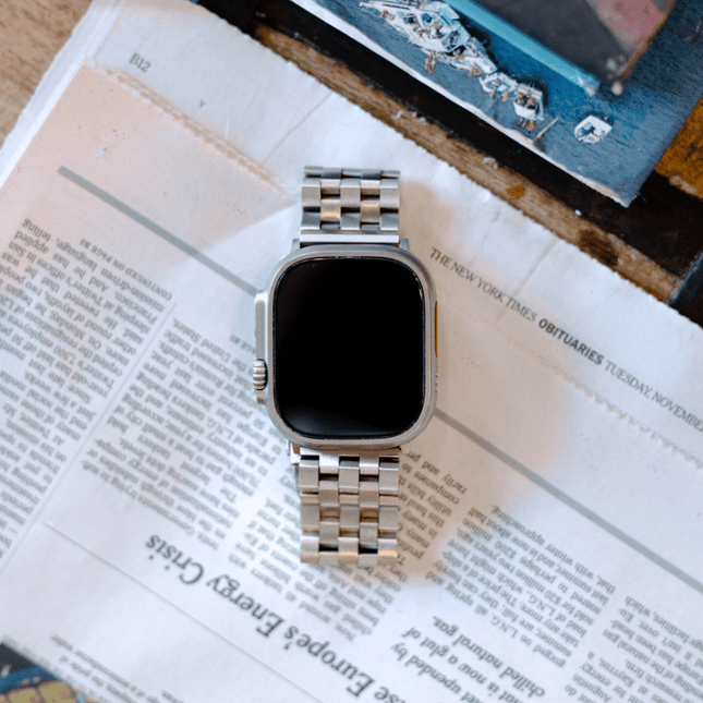 METAL Apple Watch Strap - Silver by Bullstrap - Vysn